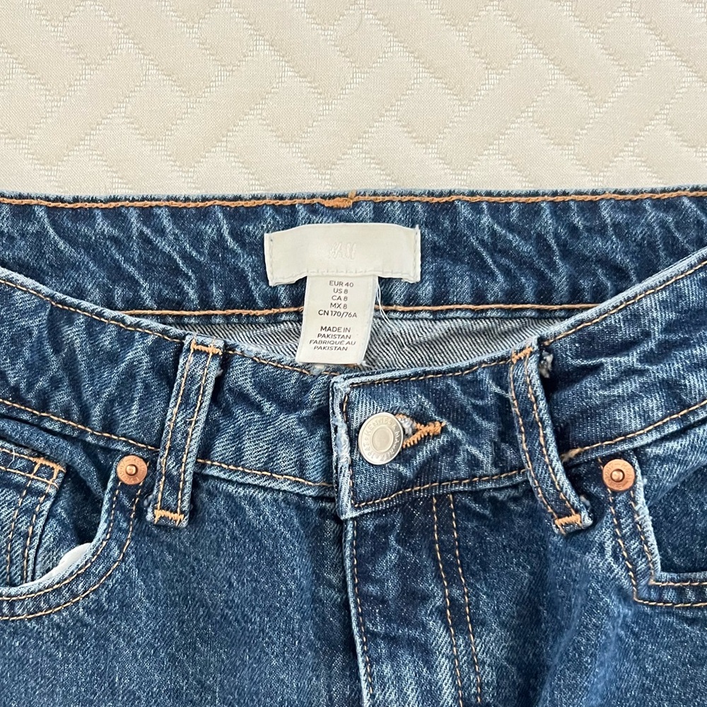 H&M HIGH RISE SLIM LEG MOM JEANS - Picture 5 of 6